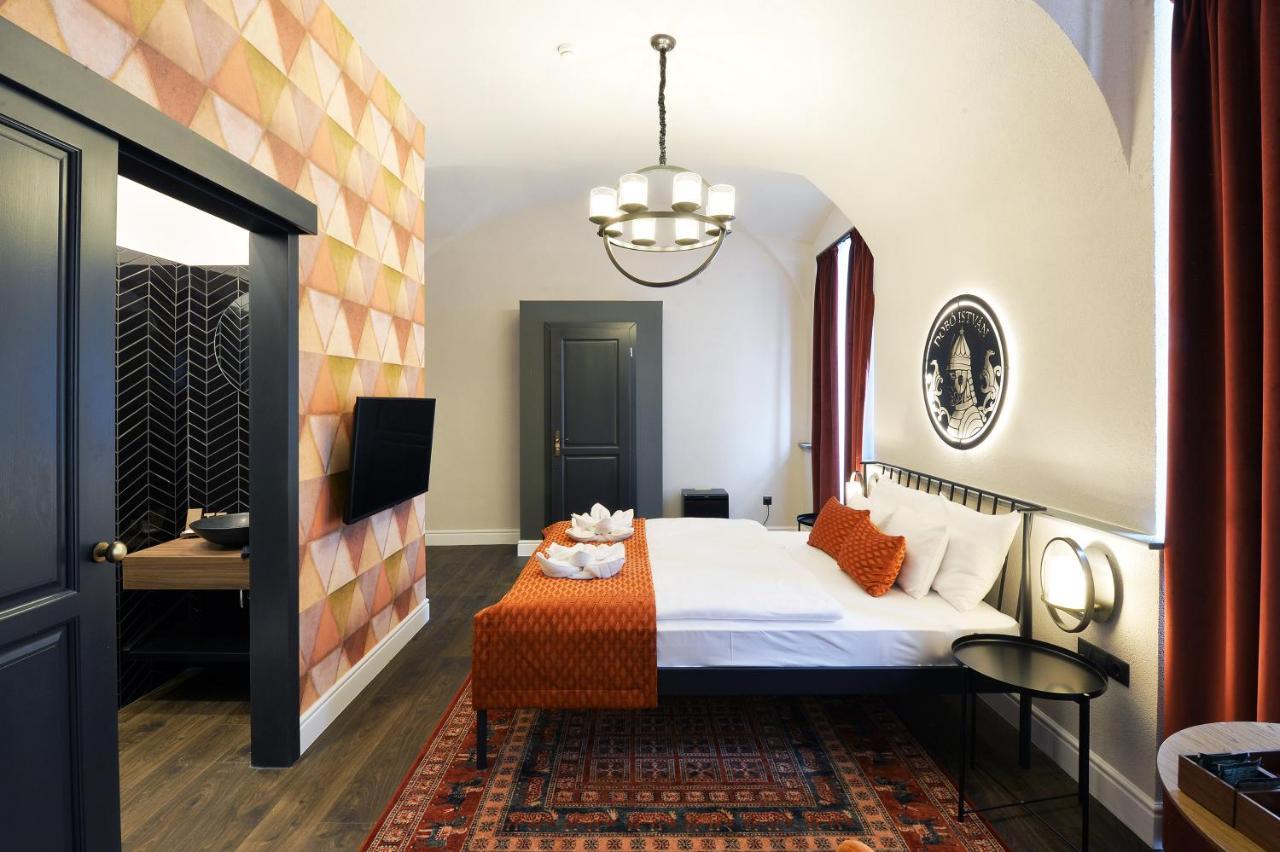 1552 Boutique Hotel Eger Exterior photo