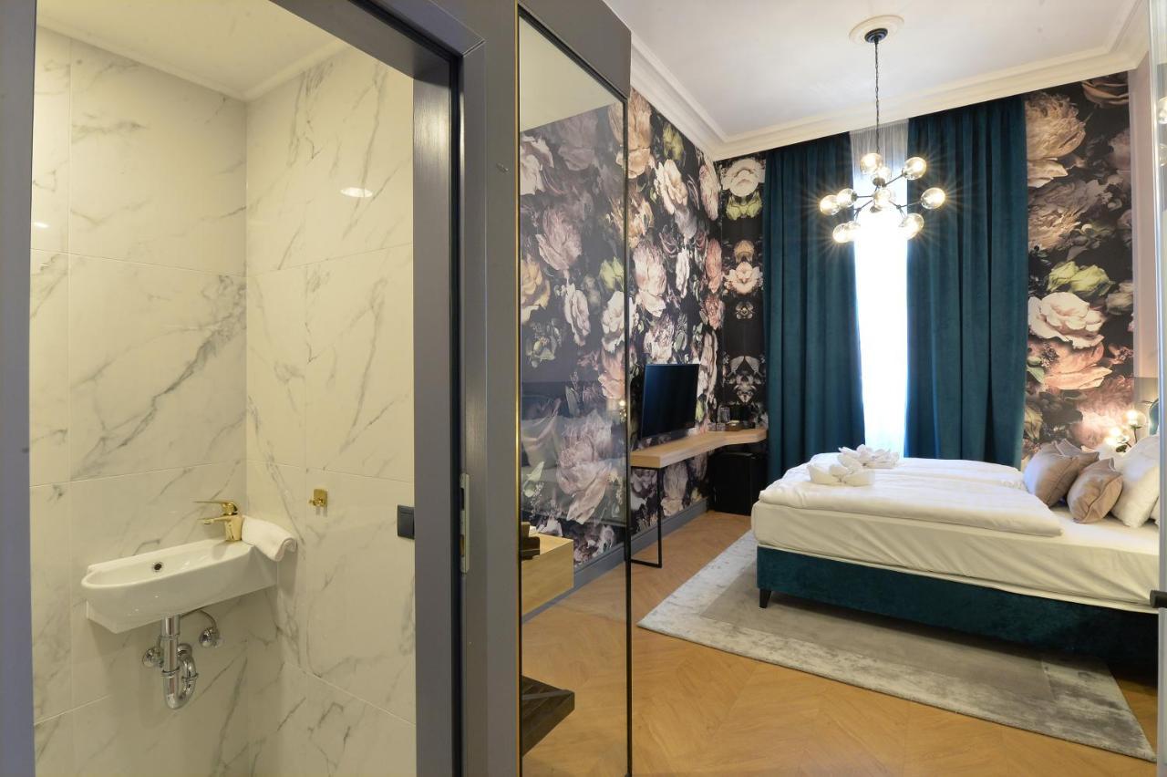 1552 Boutique Hotel Eger Exterior photo